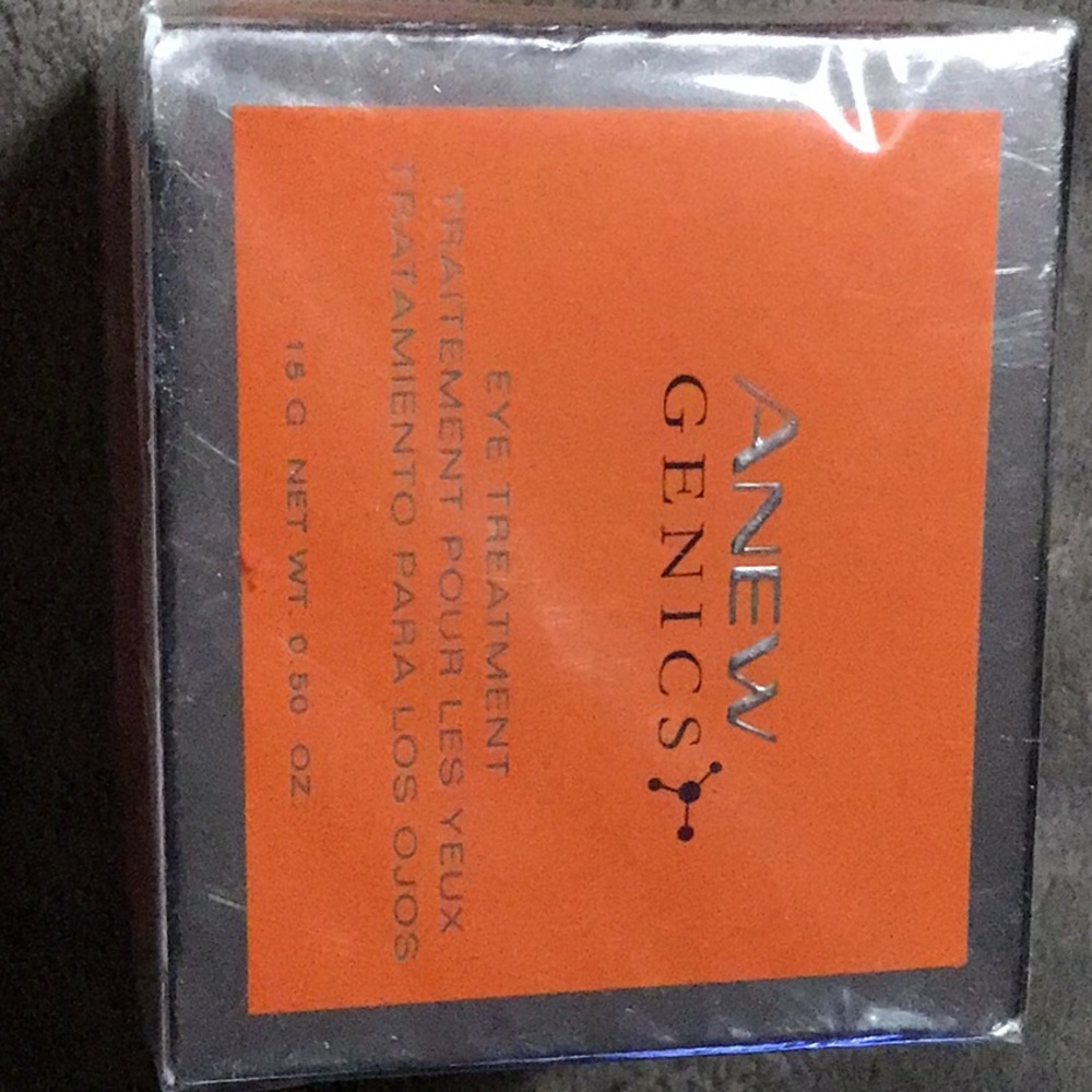 anew genics eye treatment .5 oz new sealed